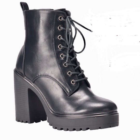 Refresh Shoes - 🔥 LAST PAIR SIZE 7.5